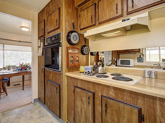 4th image of 17401 SE 39th St Unit 54