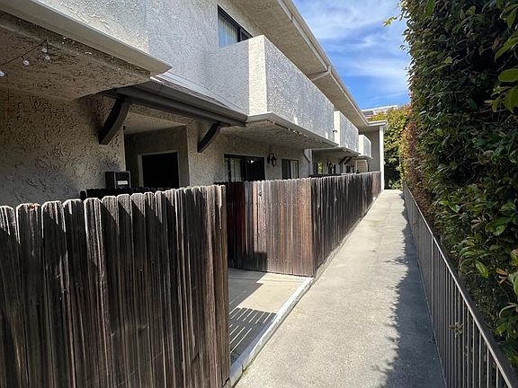 5th image of 1608 Greenfield Ave APT 202