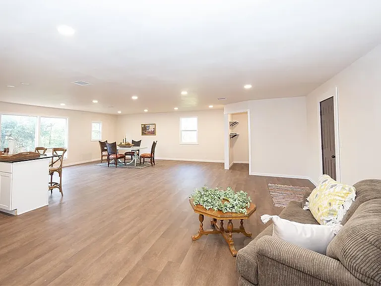 7359 E Lake Rd — Photo 8