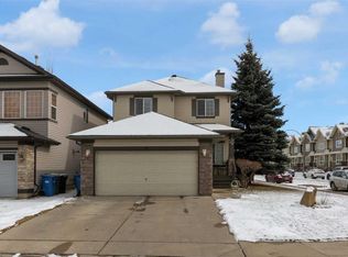 4 W Cranfield Cir SE, Calgary, AB T3M1G8