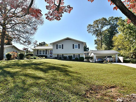 2nd image of 2321 Round Tree Dr