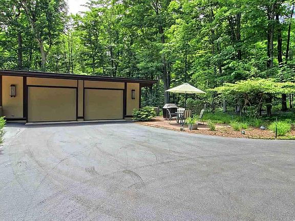 4th image of 1315 Shorewood Dr