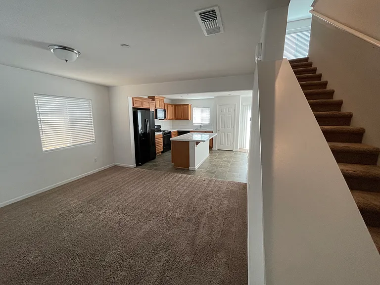 385 Ostrander Ave — Photo 3