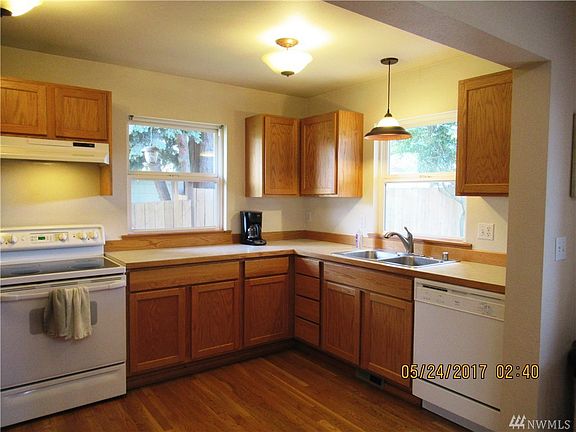 4th image of 4020 E B St