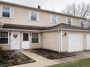 13716 Oakbrook Dr #3716, North Royalton, OH 44133