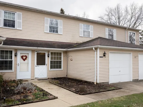 13716 Oakbrook Dr #3716, North Royalton, OH 44133