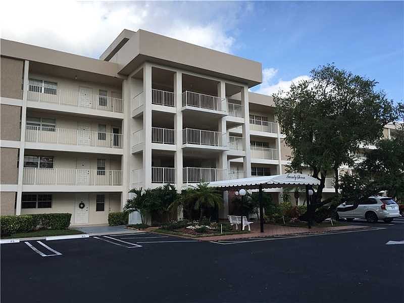 1st image of 2651 S Palm Aire Dr APT 307
