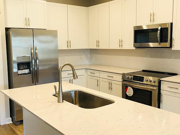 4th image of 2228 Hospitality Ln