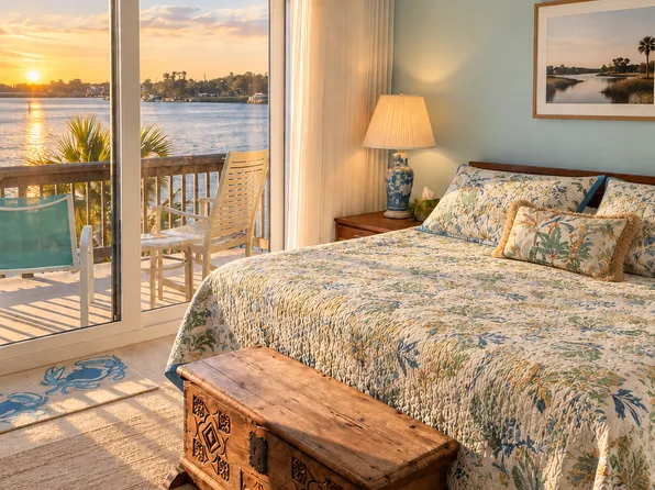 1600 Stickney Point Rd APT 101, Sarasota, FL 34231