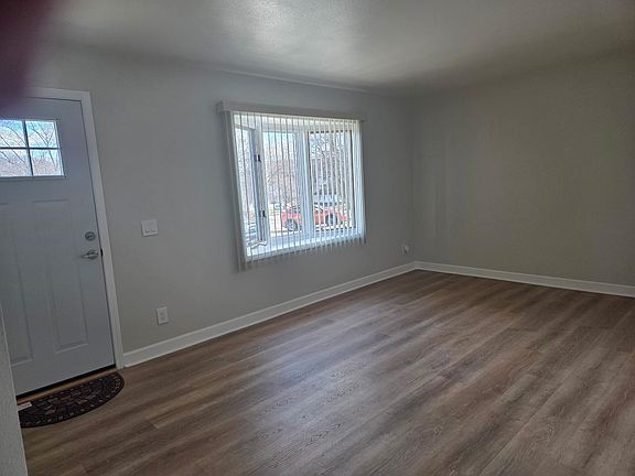 4th image of 16 Craig Ave