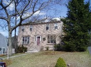 62 Winthrop Rd, Plymouth, MA 02360