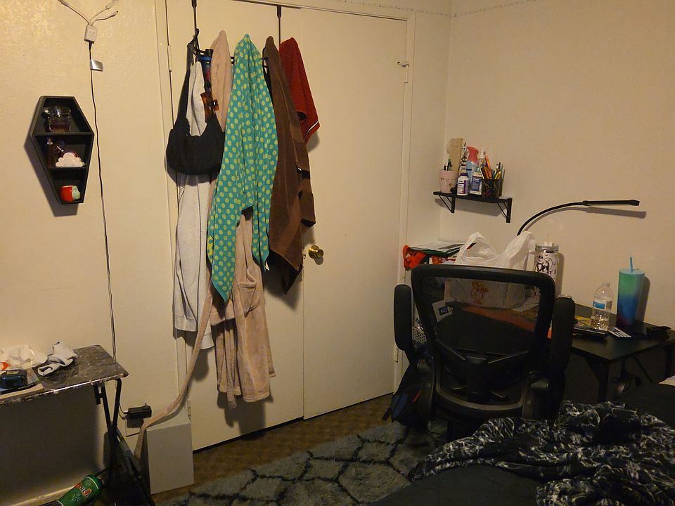 2nd image of 9260 Tamarisk Pl