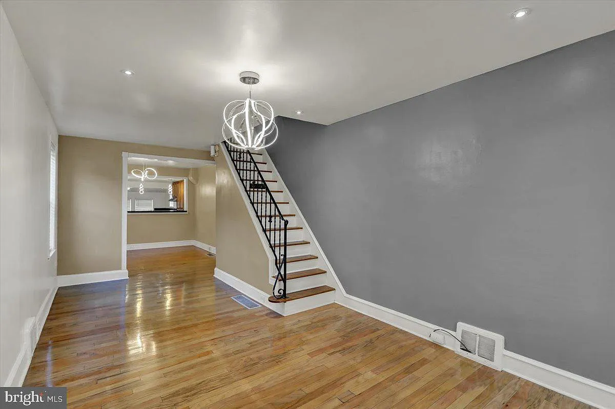 3 bed, 1248 sqft, $1,800 — Photo 2