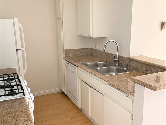 5th image of 3560 Hughes Ave #203