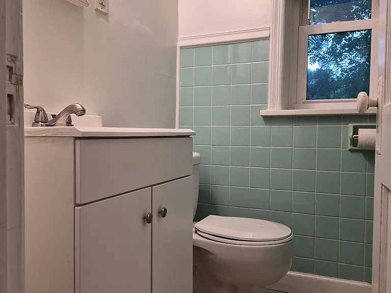 316 Limekiln Rd #B — Photo 7