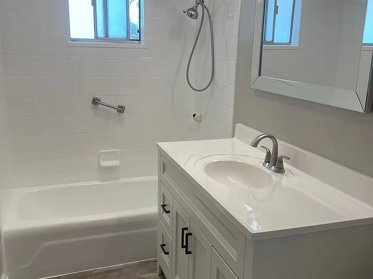 Heather Ridge - Beautiful Remodeled Apartments — Photo 36