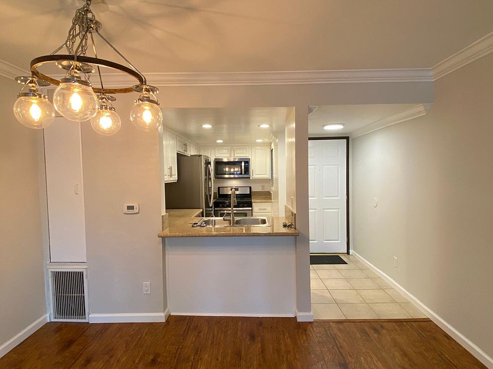 1st image of 2250 N Niagara St APT 103