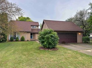 700 Sunflower Dr, Chesaning, MI 48616