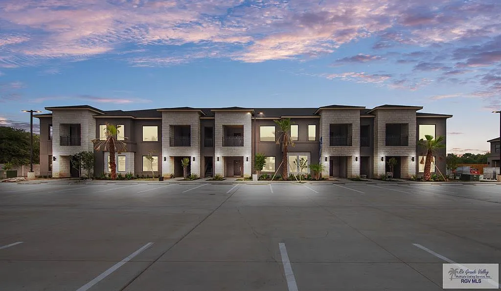 2 bed, 2.0 bath, 1432 sqft, $1,650 — Photo 1