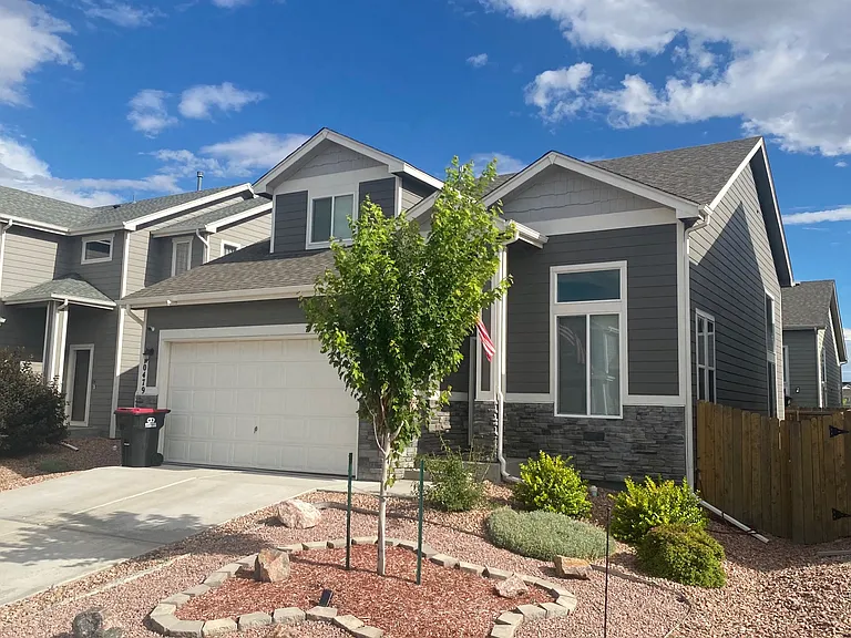 10479 Kalama Dr — Photo 2