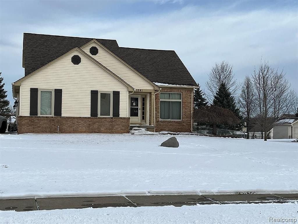 11241 Cathy Dr, Goodrich, MI 48438 Zillow