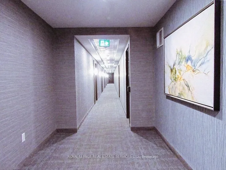 460 Dundas St E #1102 — Photo 27