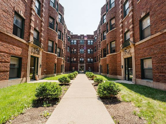 3rd image of 3001 W Gunnison St #0