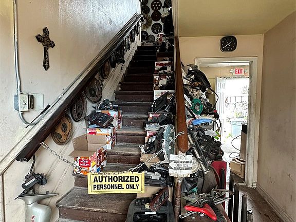 5th image of 9300 Winkler Dr