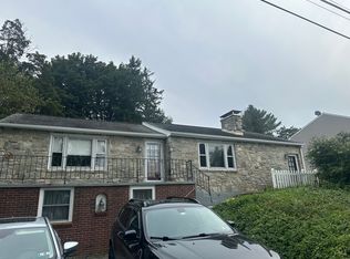 1616 Magnolia Dr, Lancaster, PA 17602