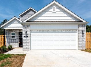2910 S 7th St, Rogers, AR 72758