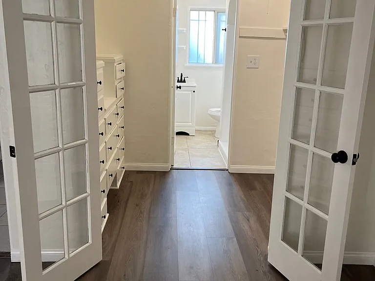 925 N Azusa Ave — Photo 10