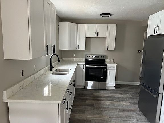 3rd image of 1609 Highland St