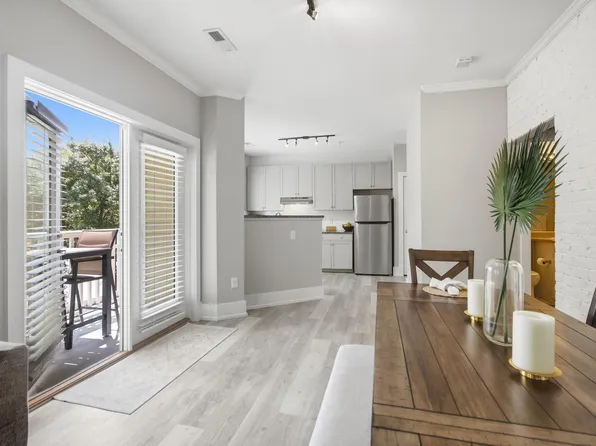 250 Seven Farms Dr Unit 202, Daniel Island, SC 29492