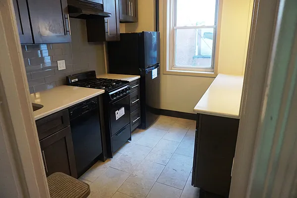 Rented by H.P. Greenfield Real Estate | media 5