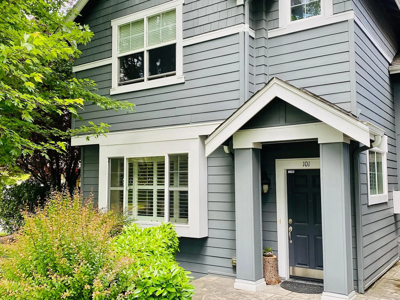 3 bed, 2.5 bath, 1600 sqft, $3,875 — Photo 1