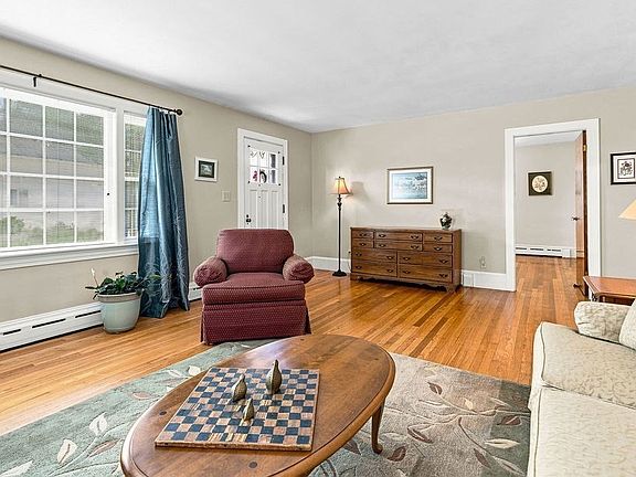 4th image of 5 Brewster St