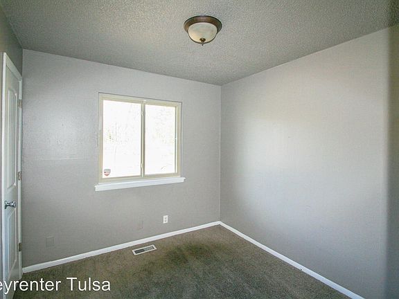 4th image of 222 S 185th Ave E