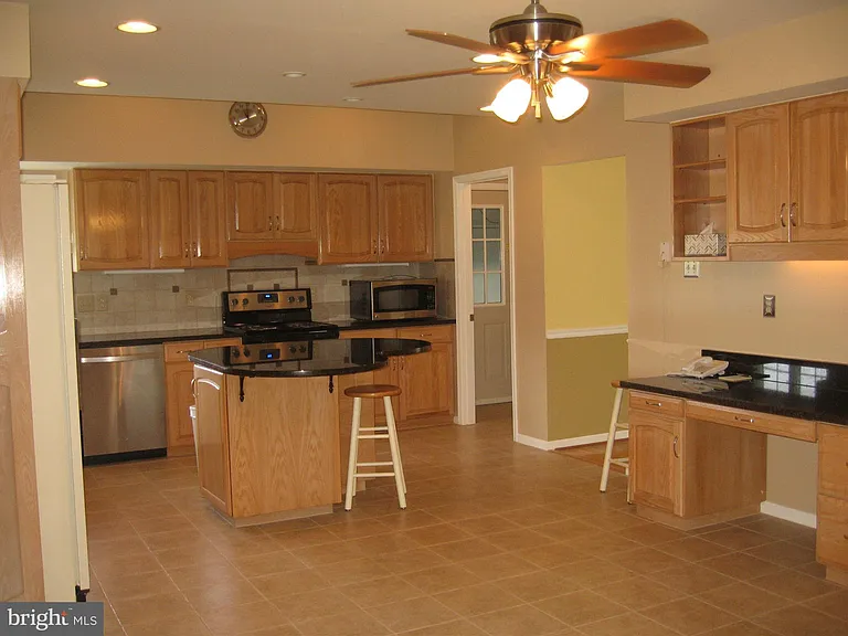 2109 S Childs Rd — Photo 16