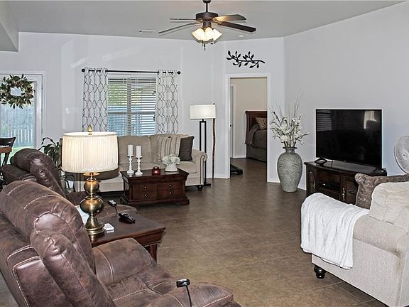4th image of 40016 Sugarberry Dr