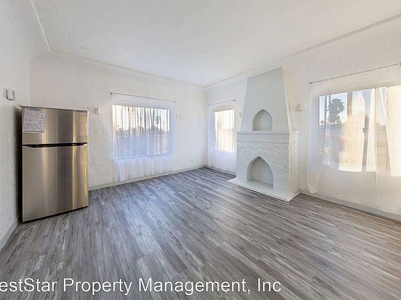 2nd image of 2121 Long Beach Blvd #3