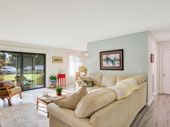 2nd image of 150 Pineview Rd APT A2
