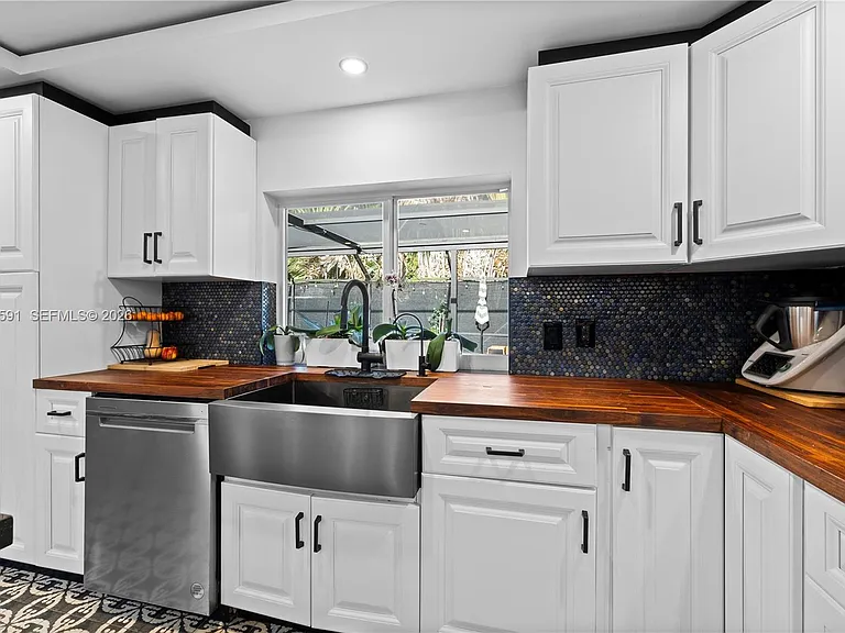 4470 SW 105th Ave — Photo 9