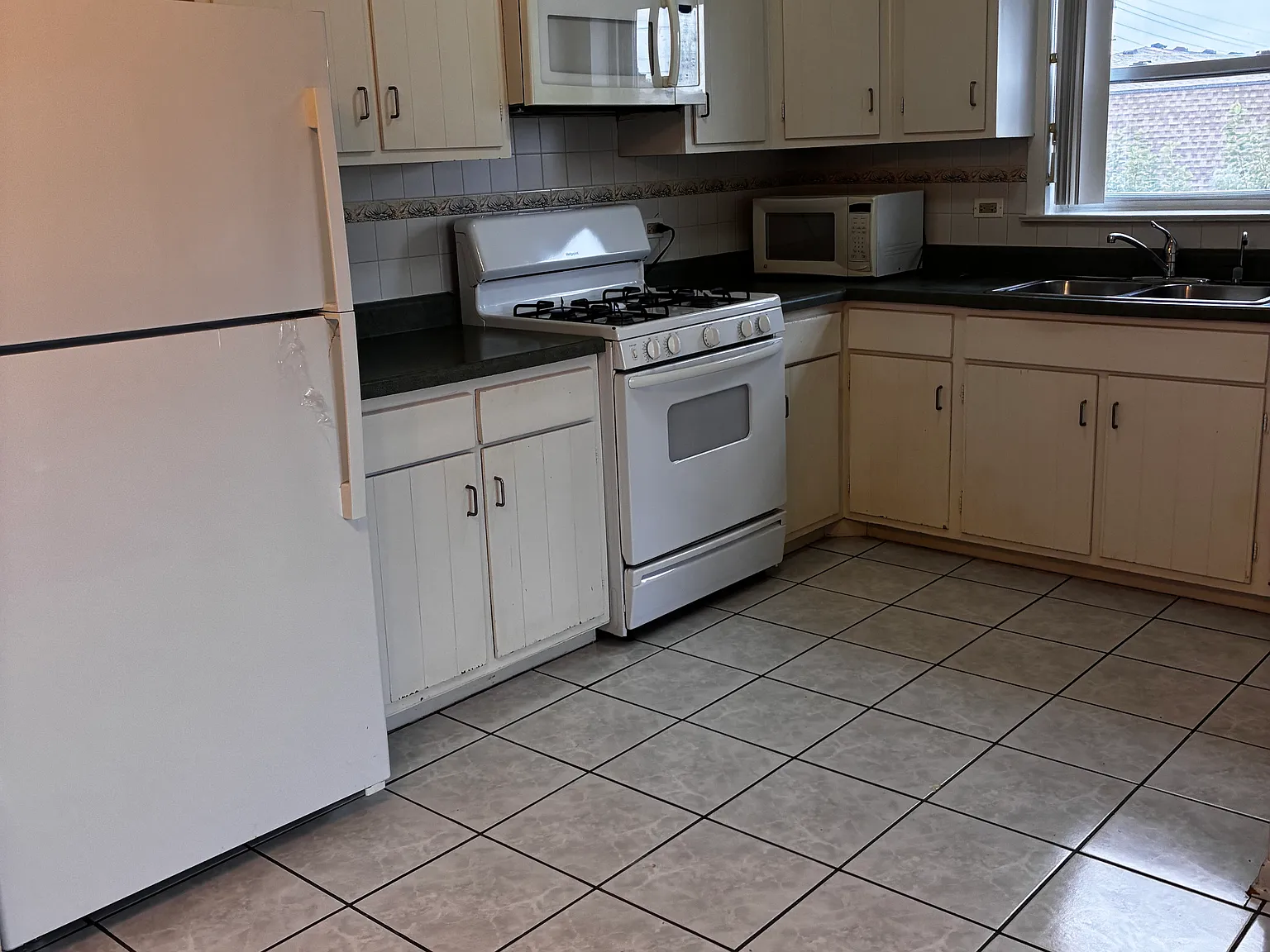 3 bed, 1.5 bath, 1100 sqft, $1,750 — Photo 4