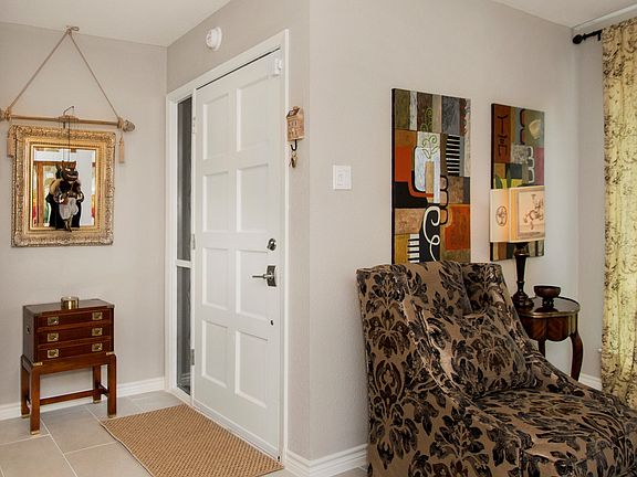 4th image of 10422 Pagewood Dr