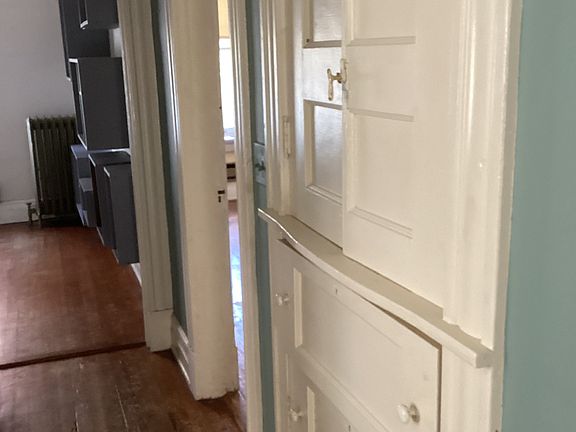 5th image of 420 Strawberry St #B