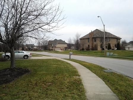 4th image of 701 Heather St