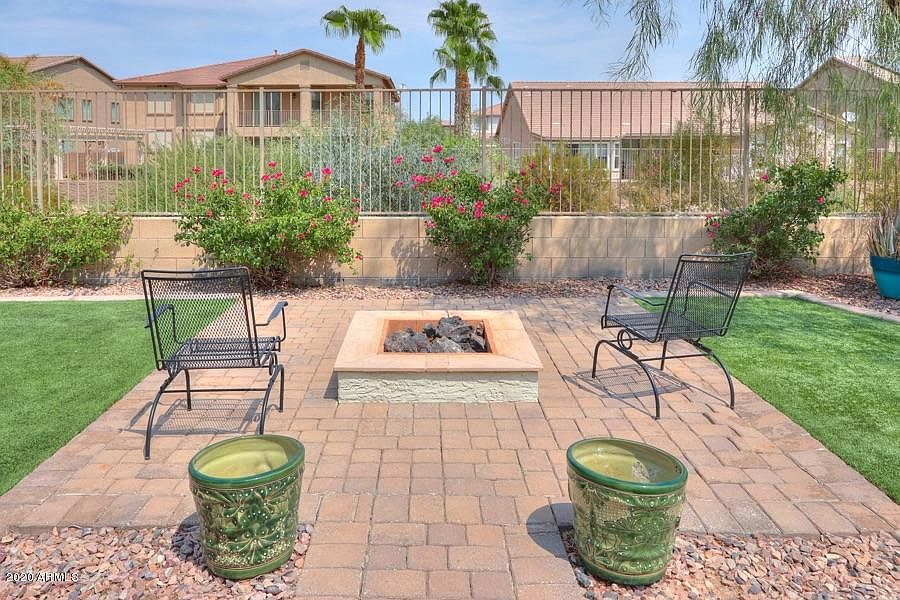 1st image of 43288 W Oster Dr