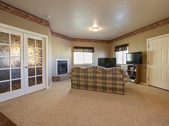 2nd image of 163 New Hampshire Way