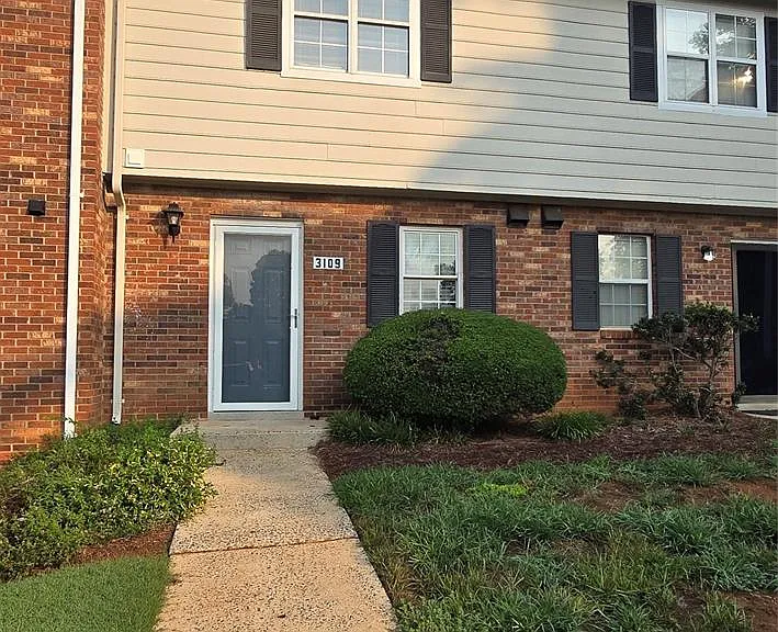 3109 Heathstead Pl — Photo 1