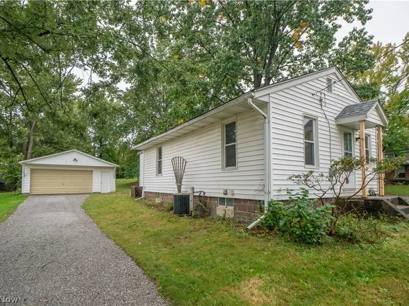 2325 Eastlawn Ave, Akron, OH 44305